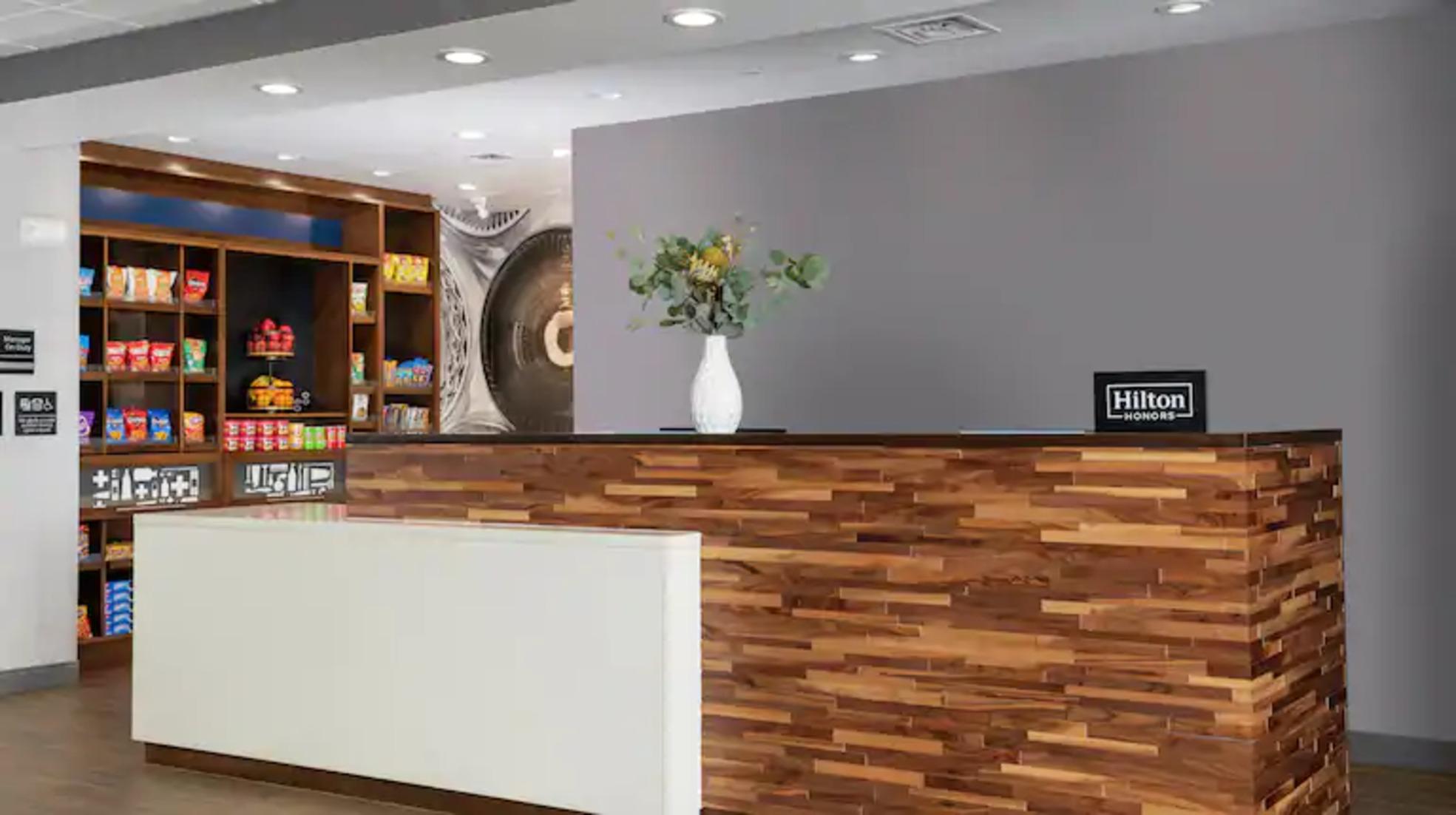 Hampton Inn & Suites Keene Eksteriør billede