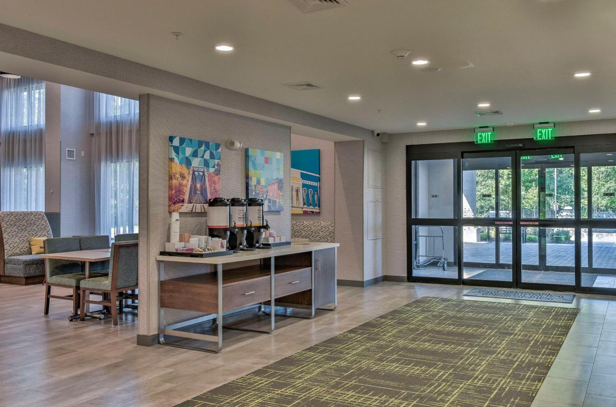 Hampton Inn & Suites Keene Eksteriør billede