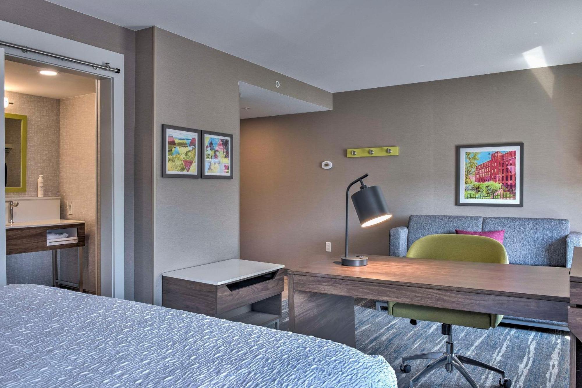 Hampton Inn & Suites Keene Eksteriør billede